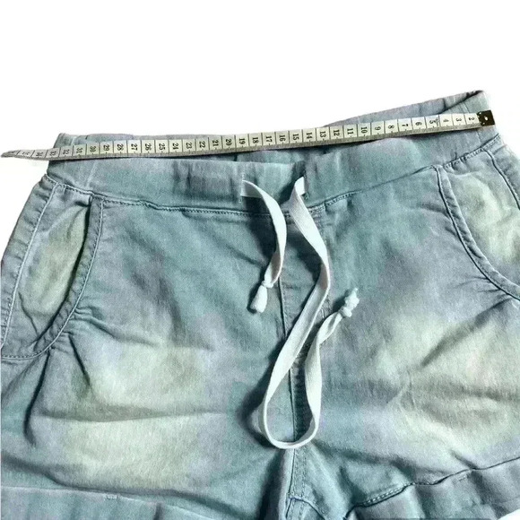 Short Jeans - Picture 5 of 9